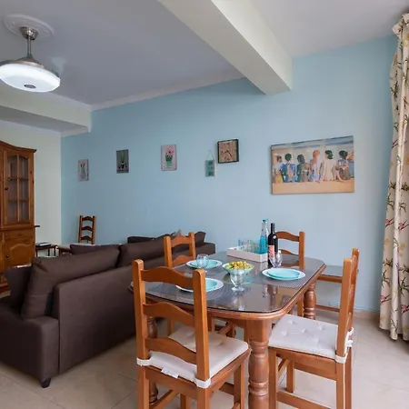 Maestra, Los Boliches Apartment